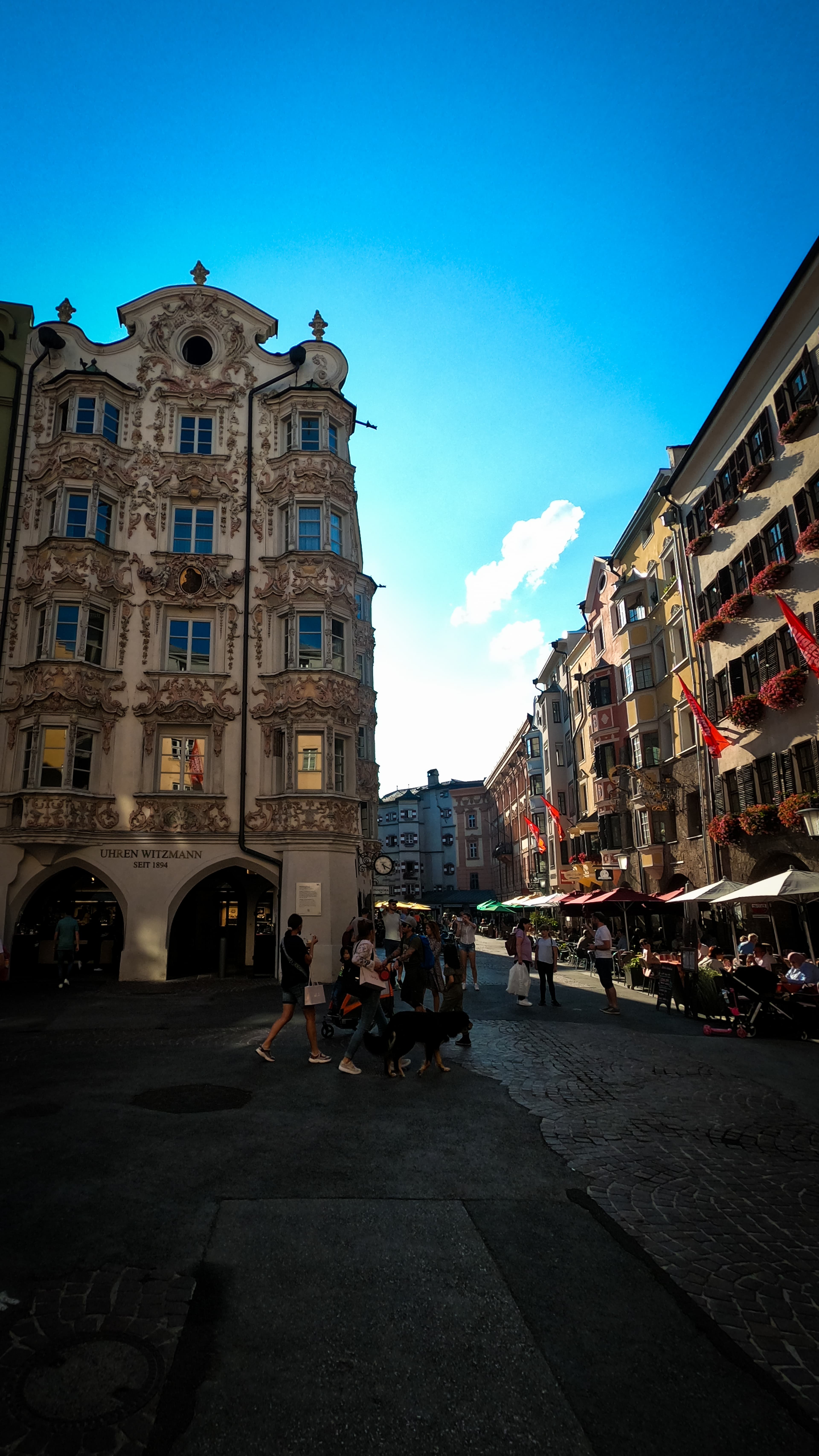 Innsbruck photography guide with optimal shooting conditions, composition advice, and technical considerations for capturing this location's distinctive features.