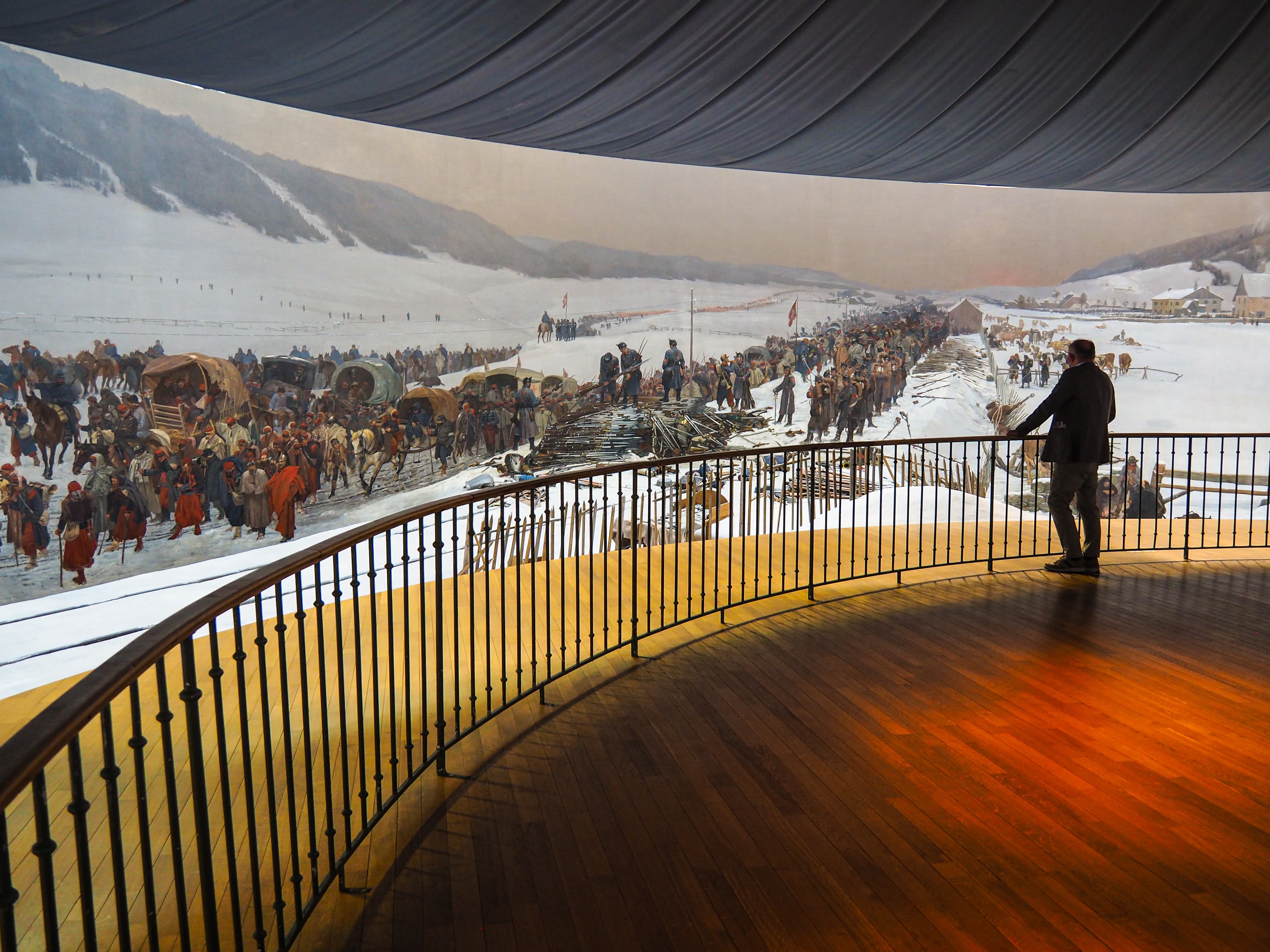 Lucerne photography guide with optimal shooting conditions, composition advice, and technical considerations for capturing this location's distinctive features.